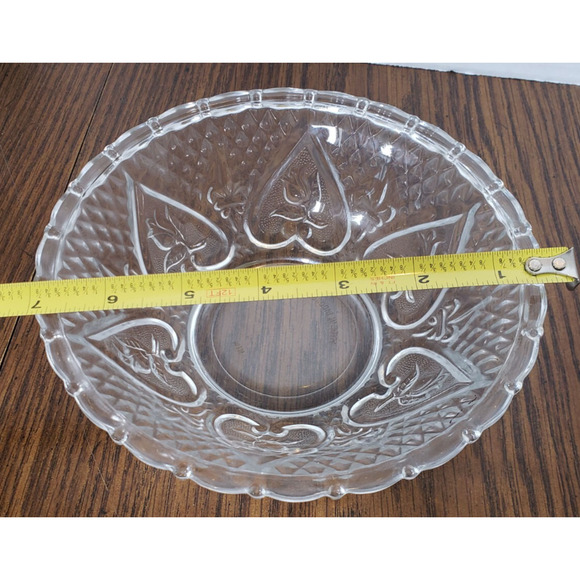KIM Indonesia heart rose Fleur-de-Lis pattern glass bowl - Picture 9 of 9